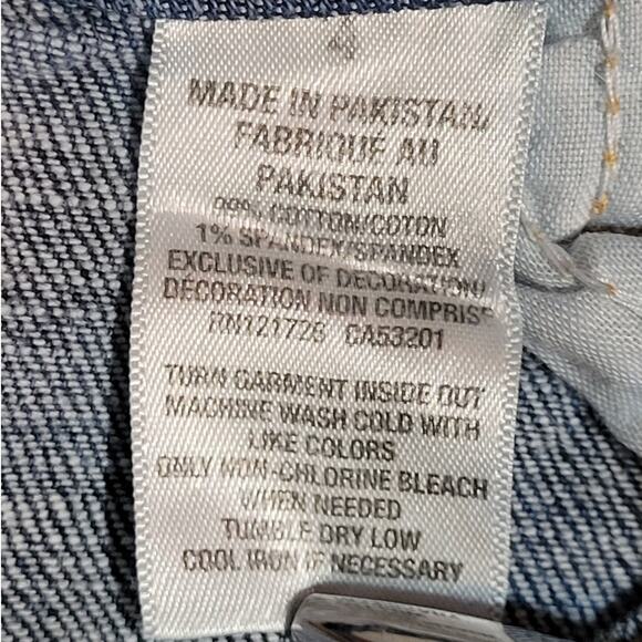 AEROPOSTALE Distressed Cuffed Denim Shorts Size 4 Midi 19-B105-BP Ripped Cute - Picture 7 of 10